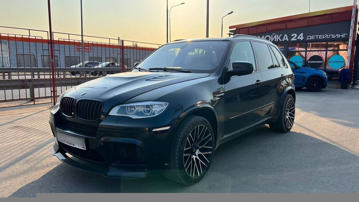 Купить BMW X5 M I (E70) внедорожник 5 дв., 2010 года, цвет: Черный, за  1920000 руб. в Санкт-Петербурге